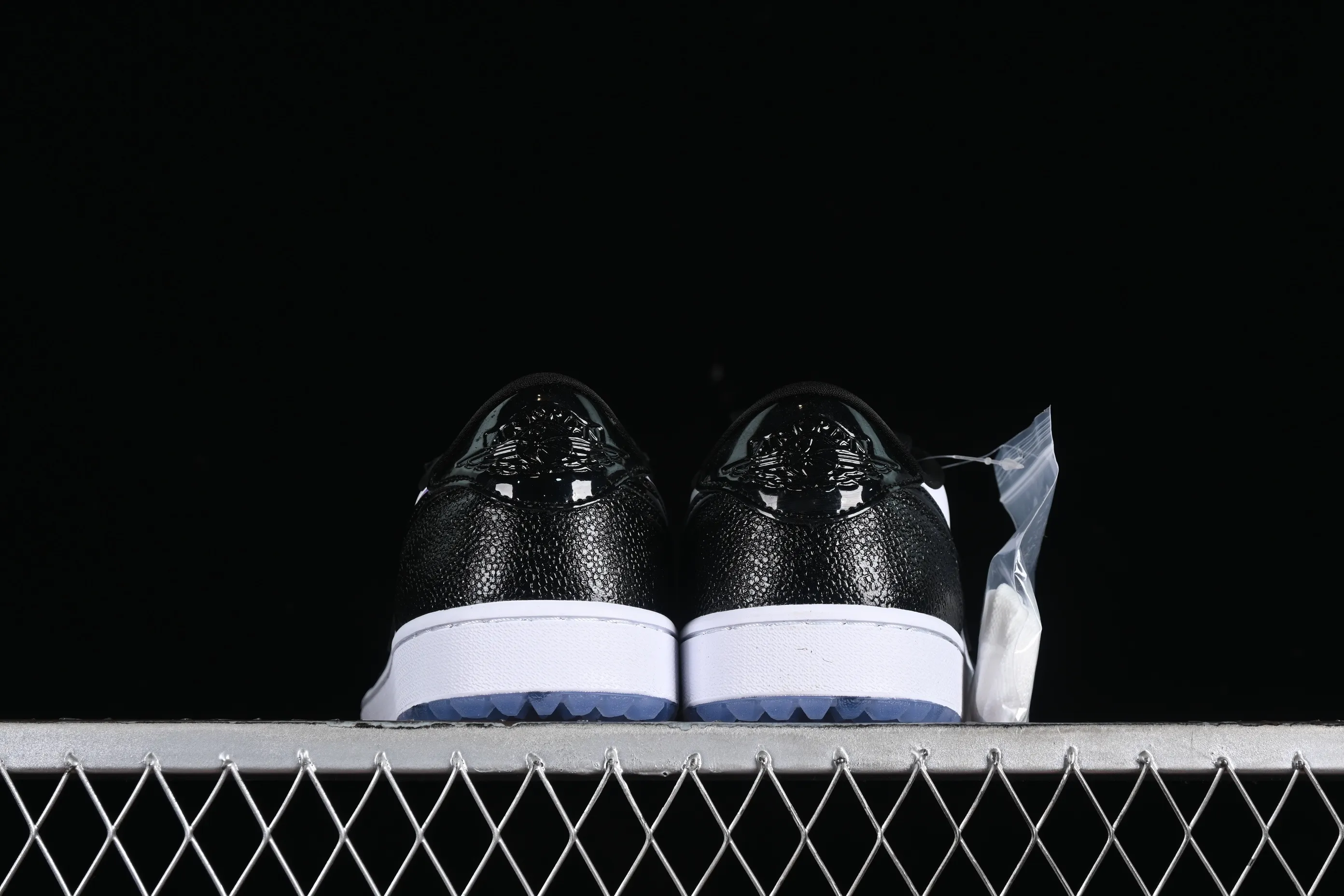 All categories Air Jordan Jordan series basketball shoes Air Jordan 1 Low Z version Air Jordan 1 Low Golf AJ1 Joe 1 new golf version laser patent leather black double hook FZ4159-100